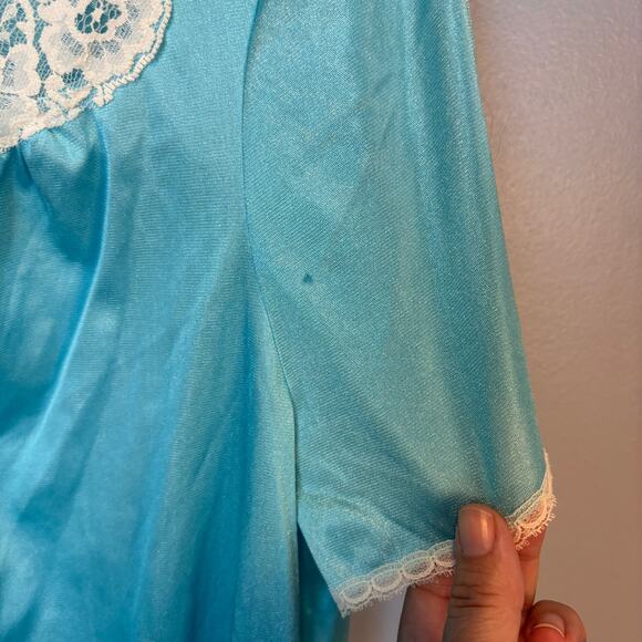 Vintage Vanity Fair Aqua Blue Pajamas 2 piece set Womens small Lace VNeck Button - Picture 8 of 9